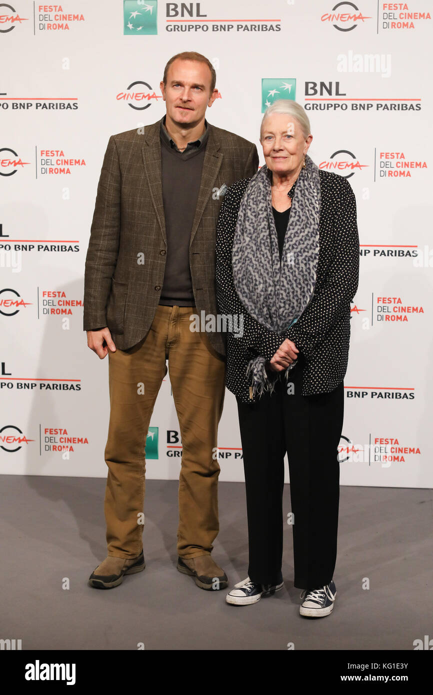 Rom, Italien. 02 Nov, 2017. Rom Kino fest 2017. Rom Film Festival. photocall Vanessa Redgrave. Im Bild: Vanessa Redgrave mit ihrem Sohn Carlo Gabriel nero Credit: unabhängige Fotoagentur/alamy leben Nachrichten Stockfoto