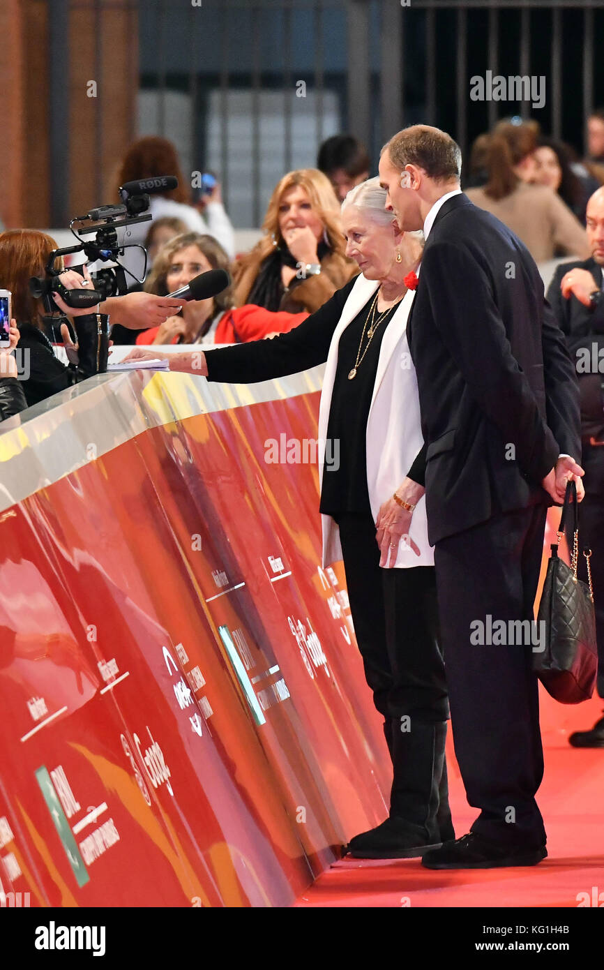 Rom, Italien. 02 Nov, 2017. Rom Kino fest 2017. Rom kino Party. Roter Teppich Vanessa Redgrave. Im Bild: Vanessa Redgrave mit ihrem Sohn Carlo Gabriel nero Credit: unabhängige Fotoagentur/alamy leben Nachrichten Stockfoto