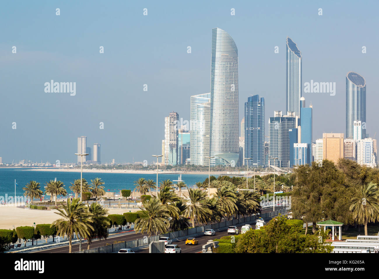 Moderne Skyline der Stadt, Abu Dhabi, Vereinigte Arabische Emirate, Naher Osten Stockfoto