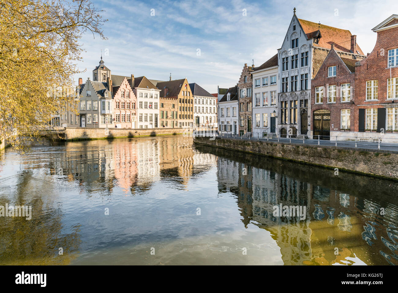 Häuser am Langerei-Kanal, Brügge, Provinz Westflandern, Flämische Region, Belgien, Europa Stockfoto