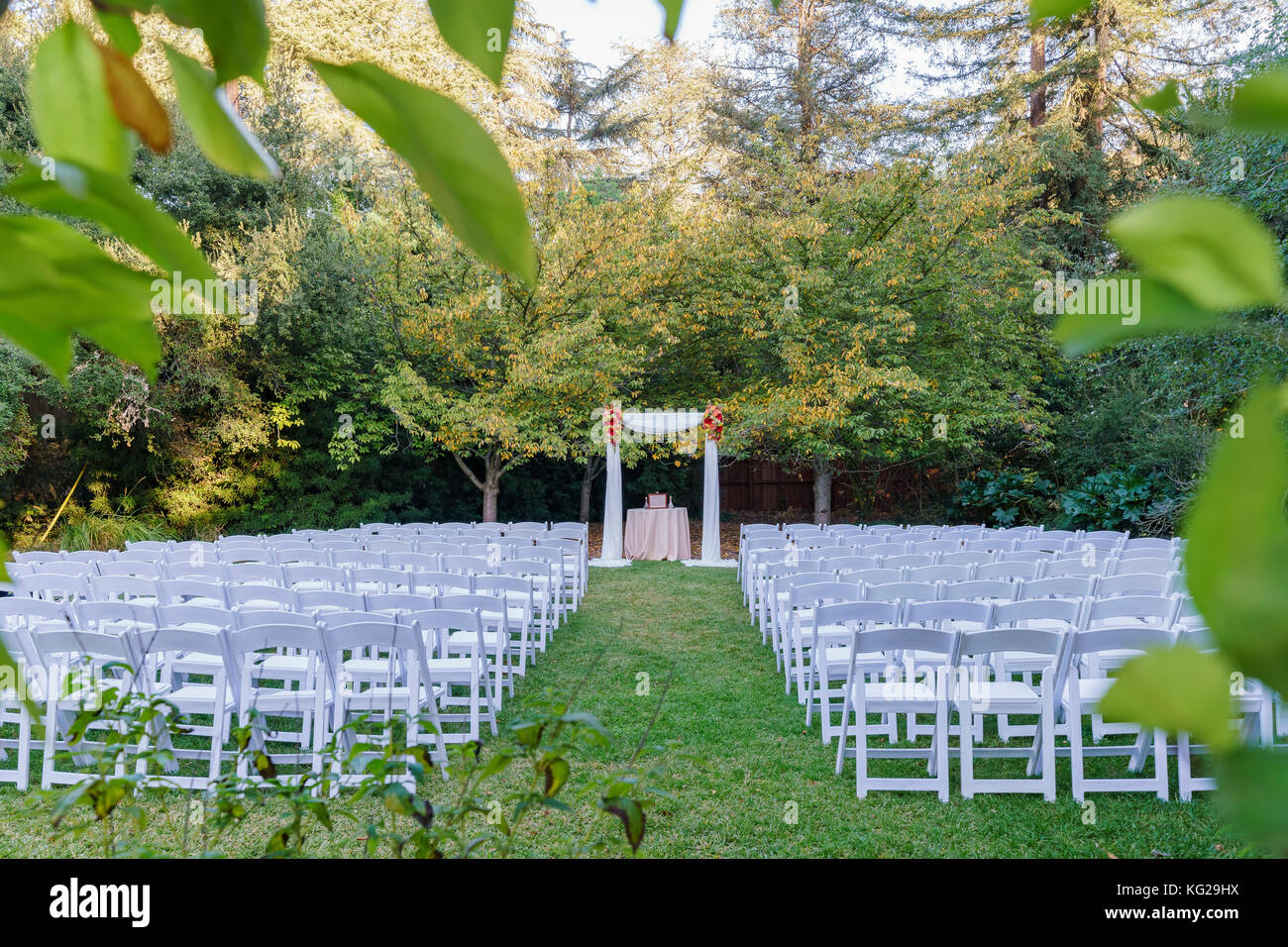 Nachmittagsblick auf die romantische Hochzeitsstätte in Descanso Graden im Los Angeles County, Kalifornien, USA Stockfoto