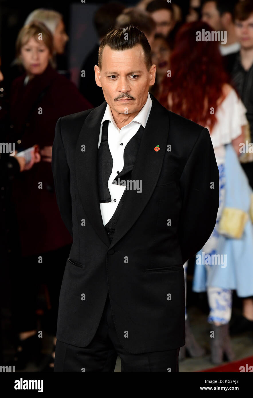 Johnny Depp bei der Uraufführung von Murder on the Orient Express in der Royal Albert Hall, London. Stockfoto