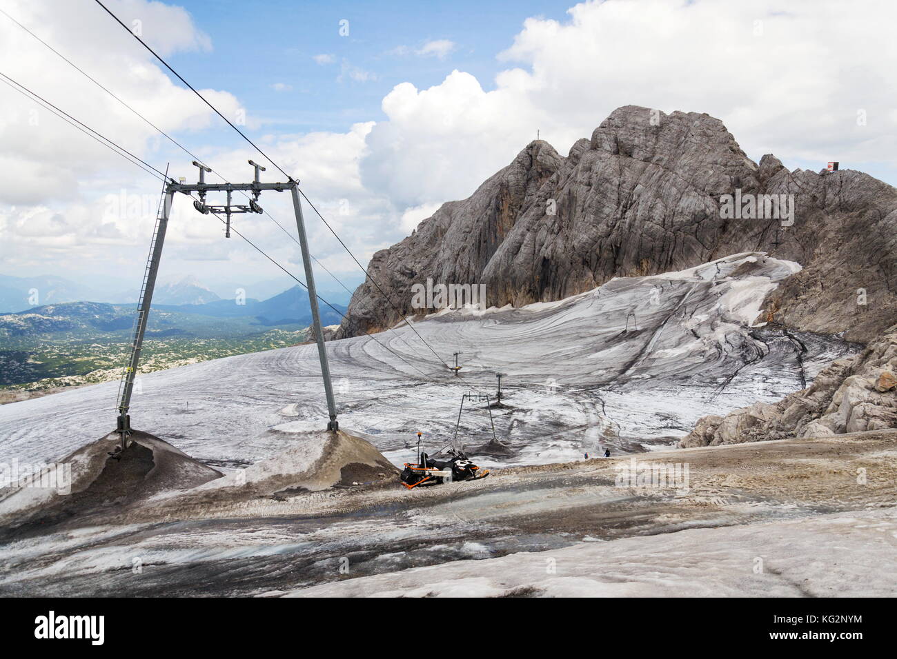 Menschen klettern via ferrata koppenkarstein in der Nähe von Dachstein Gletscher, österreichischen Alpen Stockfoto