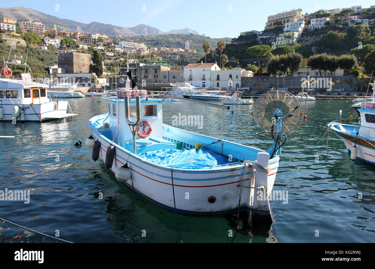 Fischerboote seiano Neapel Italien Stockfoto