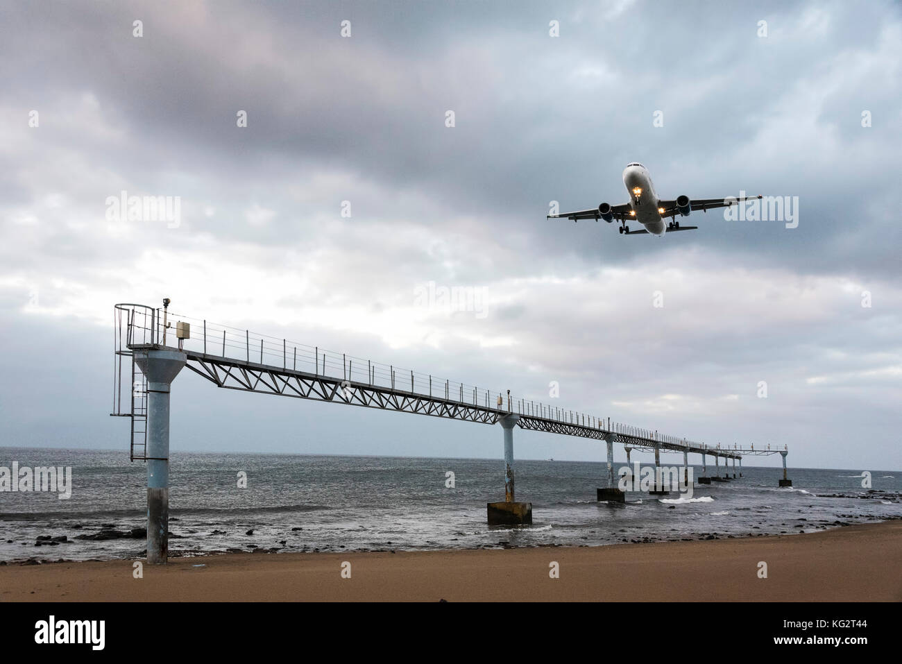 Frühe approachng morring Flug Arrecife flughafen. Stockfoto