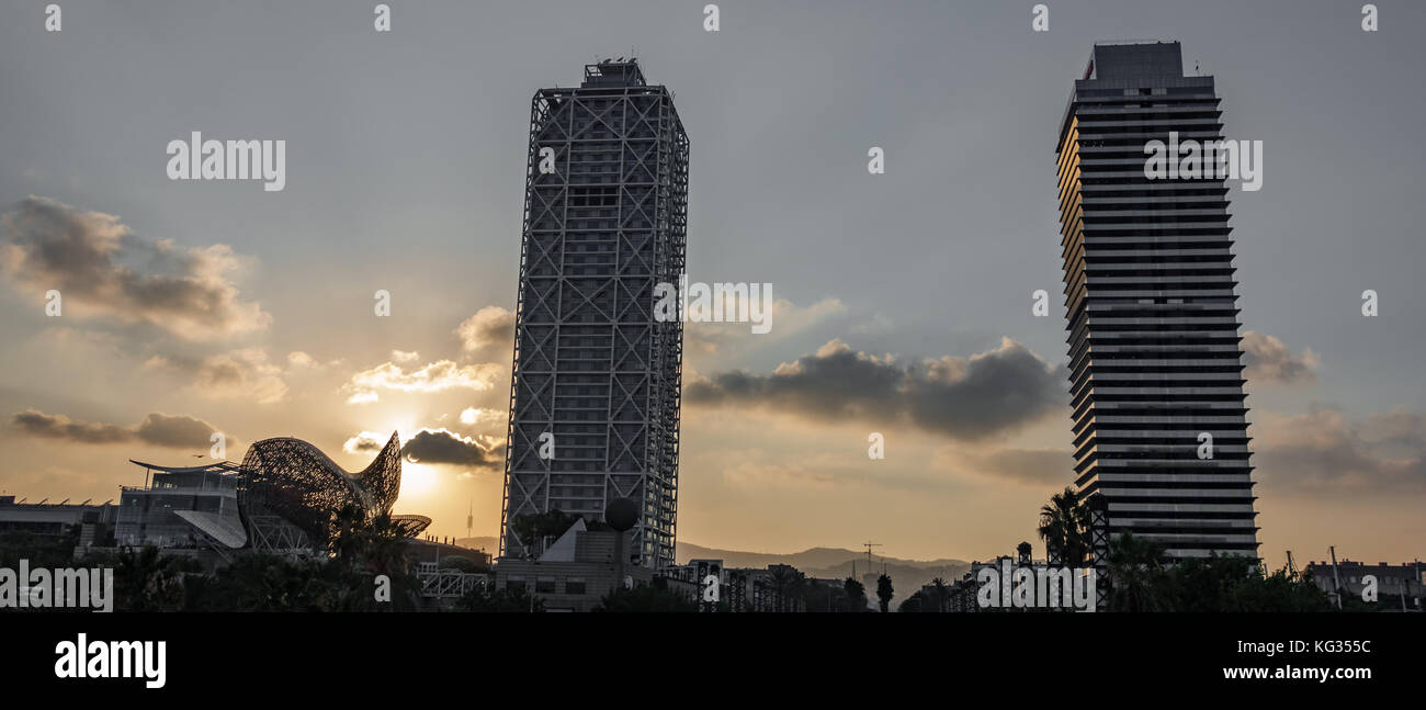 Türme zurück Licht bei Sonnenuntergang in Barcelona Stockfoto