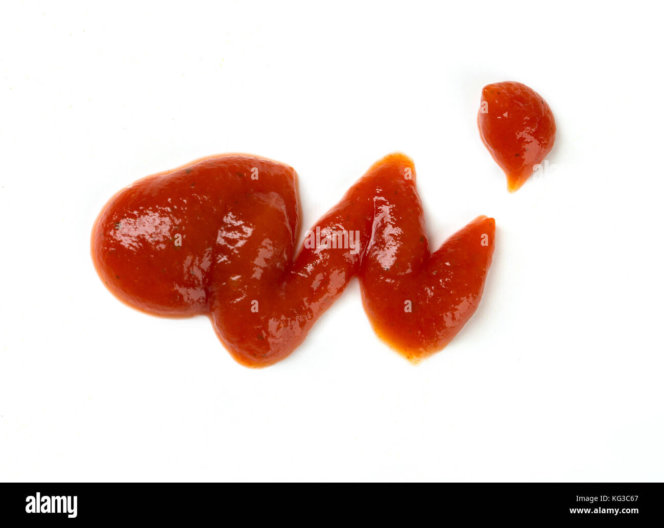 Tomatenketchup auf weißem Hintergrund Stockfoto