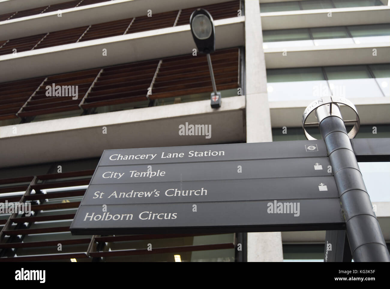 Wayfaring anmelden Chancery Lane in der Stadt loodon zeigen Richtungen Chancery Lane Station, Stadt, Tempel, St Andrews Kirche und Holborn Zirkus Stockfoto