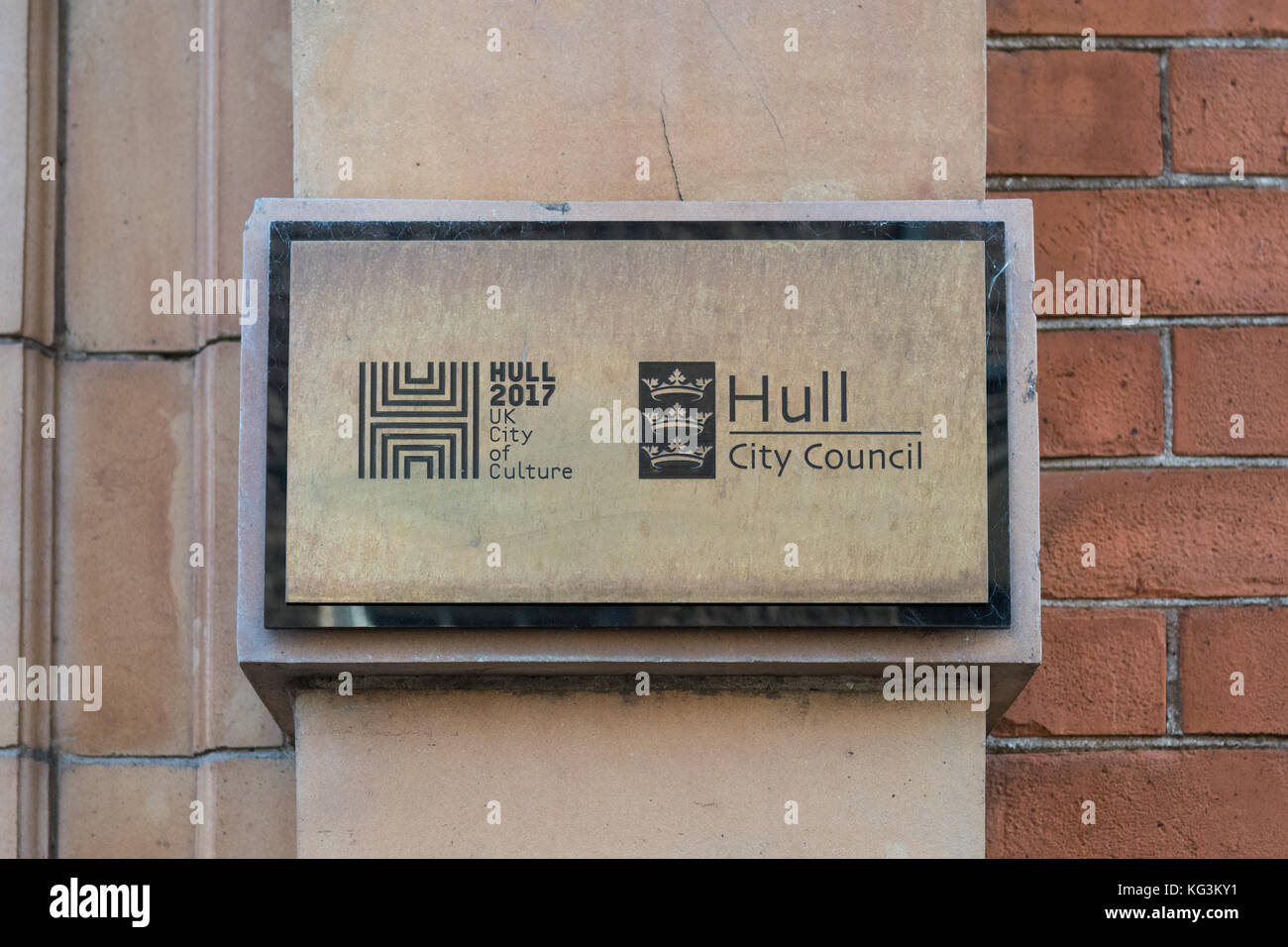 Hull 2017 UK City of Culture und Hull City Council unterzeichnen vor den ratsbüros, High Street, Hull, England, Großbritannien Stockfoto