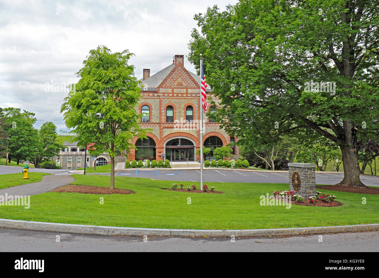 HAMILTON, NEW YORK – 28. MAI 2017: Das James B Colgate Admissions and Administration Building auf dem Campus der Colgate University im Dorf Ham Stockfoto