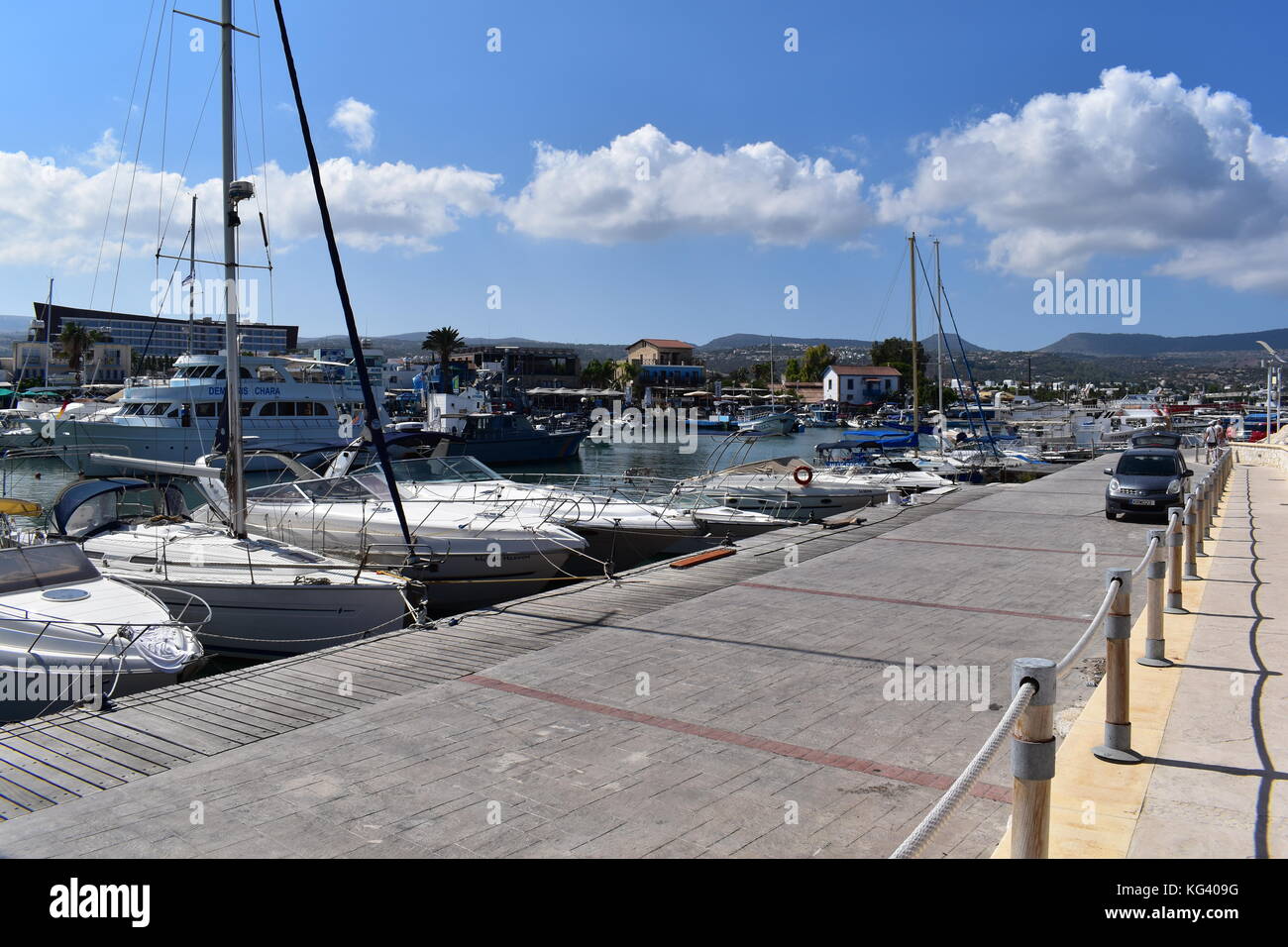 Boote am malerischen Hafen in der Nähe von Latchi polis Paphos chrysochou im Bezirk von Zypern. Stockfoto