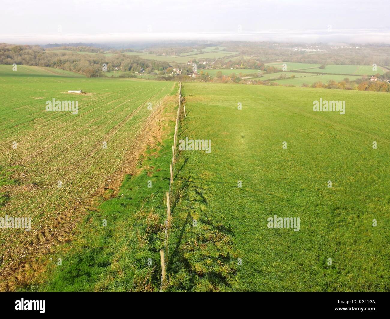 Luftaufnahme der Farm fechten auf der Sussex South Downs. Stockfoto