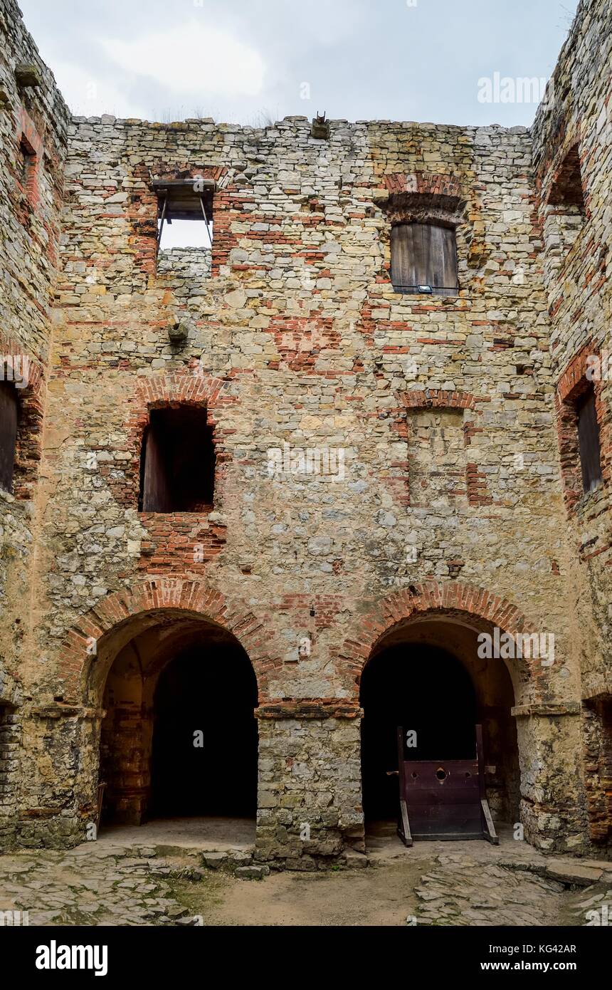 Schöne Burgruine. Alte lipowiec Schloss in babice, Polen. Stockfoto