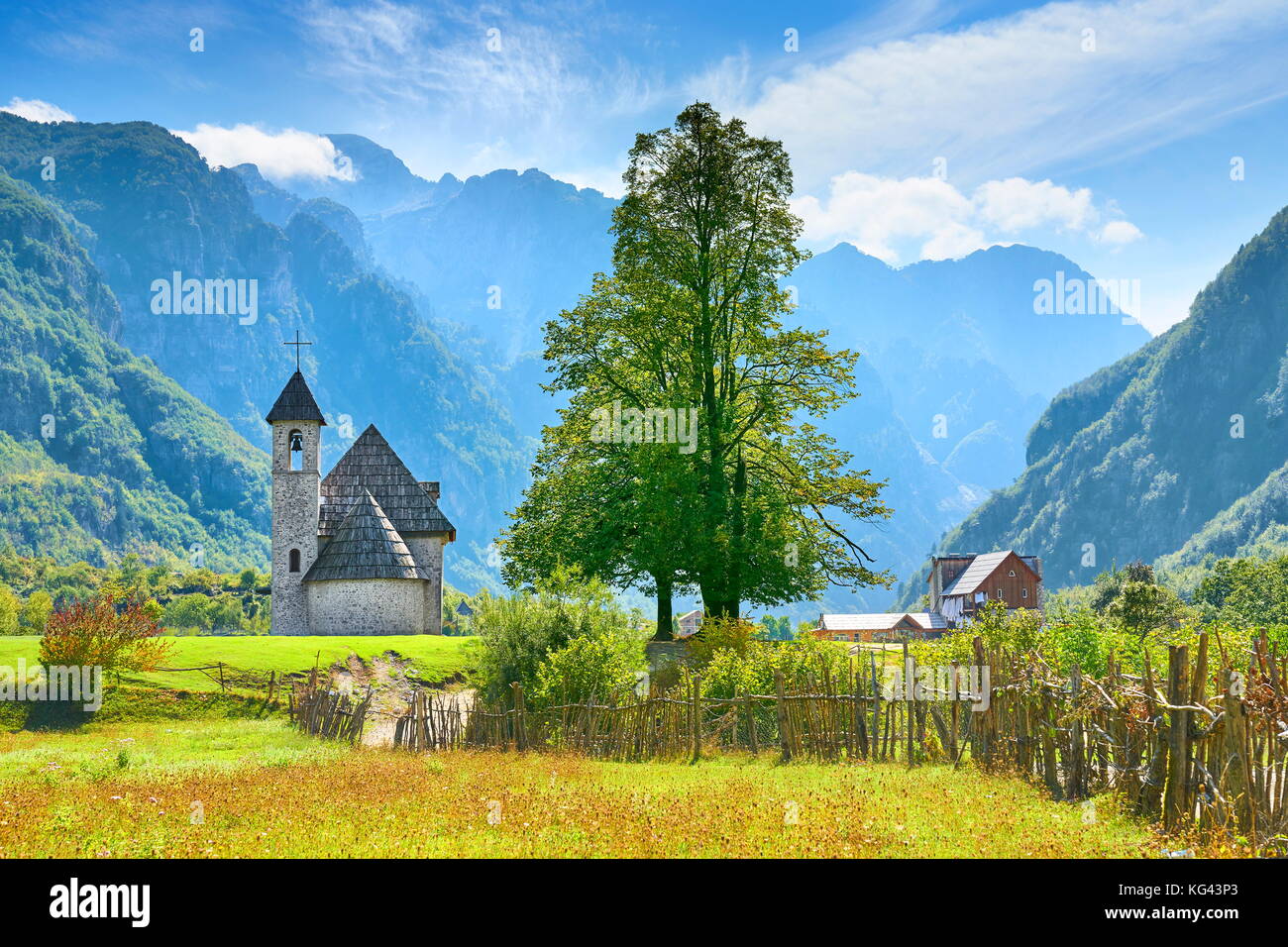 Theth Dorf Thethi, Albanischen Alpen, Albanien Stockfoto