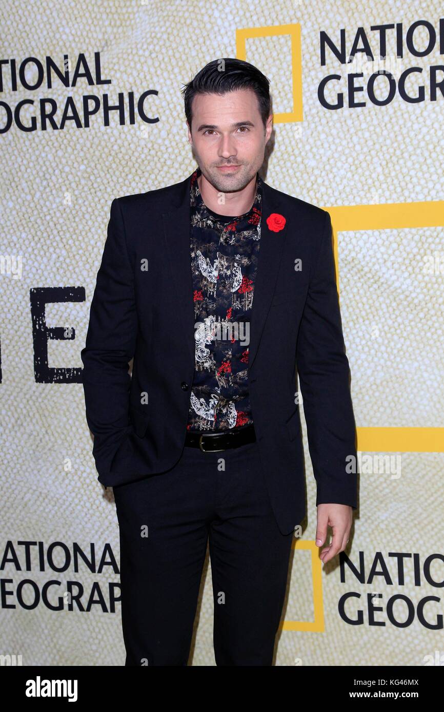 Brett Dalton bei Ankunft für National Geographics THE LONG ROAD HOME Premiere - Teil 2, Royce Hall, Los Angeles, CA 30. Oktober 2017. Foto: Priscilla Grant/Everett Collection Stockfoto