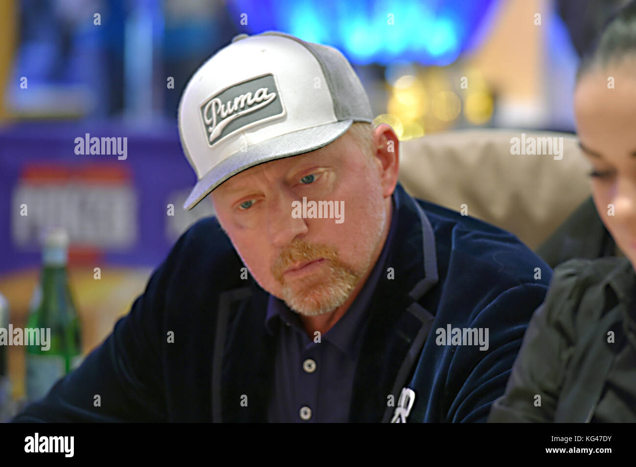 Der ehemalige Tennisspieler Boris Becker spielt Poker während der World Series of Poker Europe im King's Casino in Rozvadov, Tschechien, am 3. November 2017. (CTK Photo/Slavomir Kubes) Stockfoto