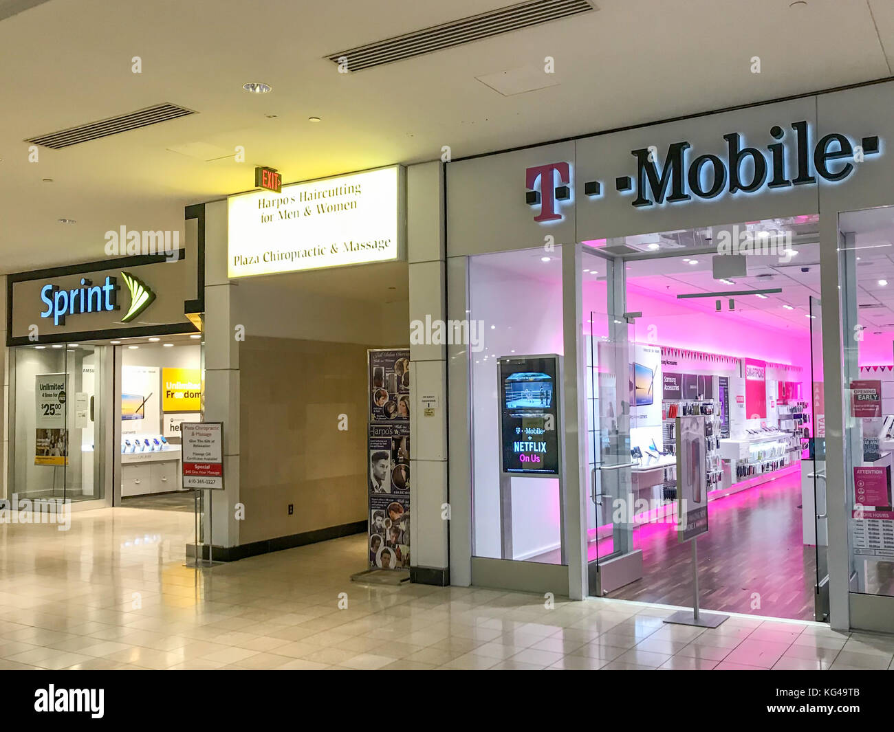 T-Mobile macht einen weiteren Versuch, Sprint beim König zu erwerben Von Prussia Mall - eine Simon Mall und ein Teil von Die Simon Property Group Stockfoto