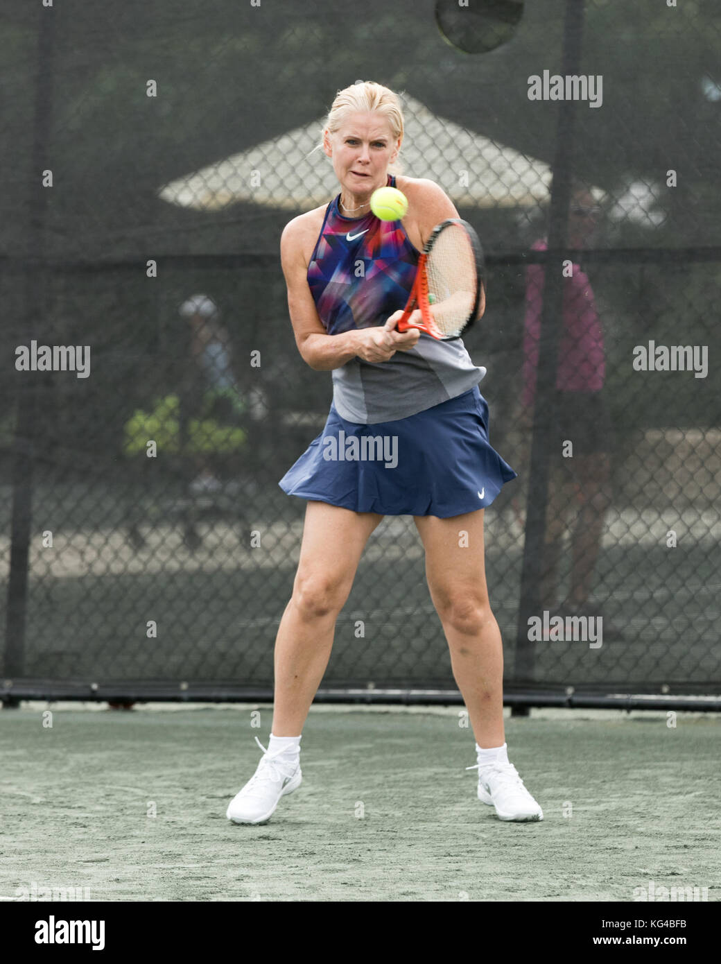 Boca Raton, FL, USA. Nov. 2017. Maeve Quinlan spielt Tennis im Boca Raton Resort Tennis Center für die 27. Jährlichen Chris Evert/Raymond James Pro-Celebrity Tennis Classic, am 3. November 2017 in Boca Raton, Florida. Personen: Maeve Quinlan Transmission Ref: MNC007 Credit: HoO Me.Com/Media Punch/Alamy Live News Stockfoto