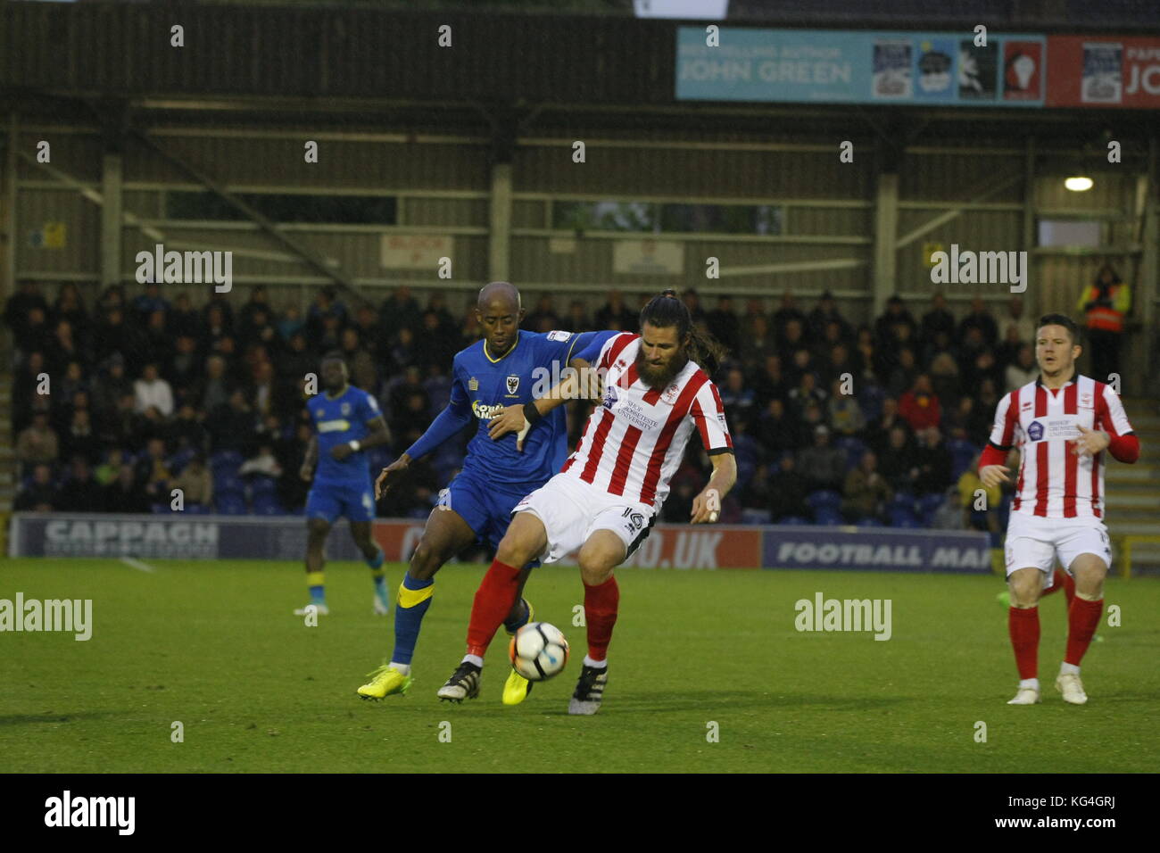 Kingston upon Thames, Surrey, Großbritannien. 4. november 2017. Aktion während der 1-0 Sieg für die Heimmannschaft in der AFC Wimbledon vs Lincoln City in der ersten Runde der Emirate FA Cup: motofoto/alamy leben Nachrichten Stockfoto