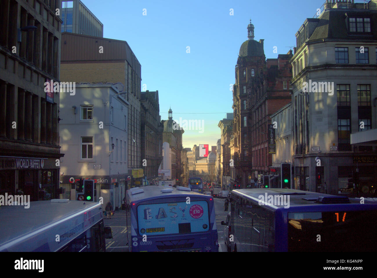 Union Street und Renfield Street Glasgow schwere Bus Verkehrsstaus rush hour Bus herausziehen. Stockfoto