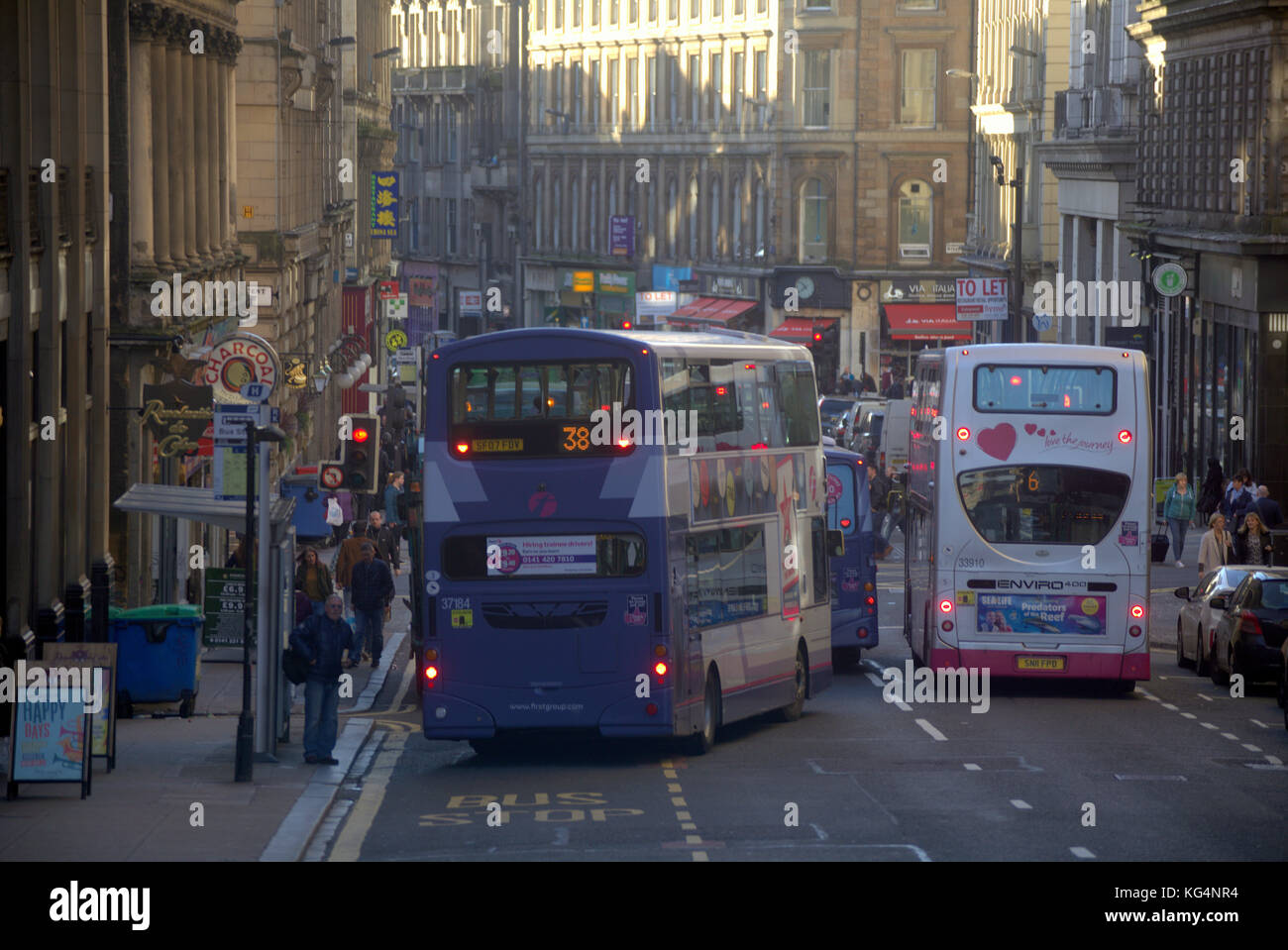 Union Street und Renfield Street Glasgow schwere Bus Verkehrsstaus rush hour Bus herausziehen. Stockfoto