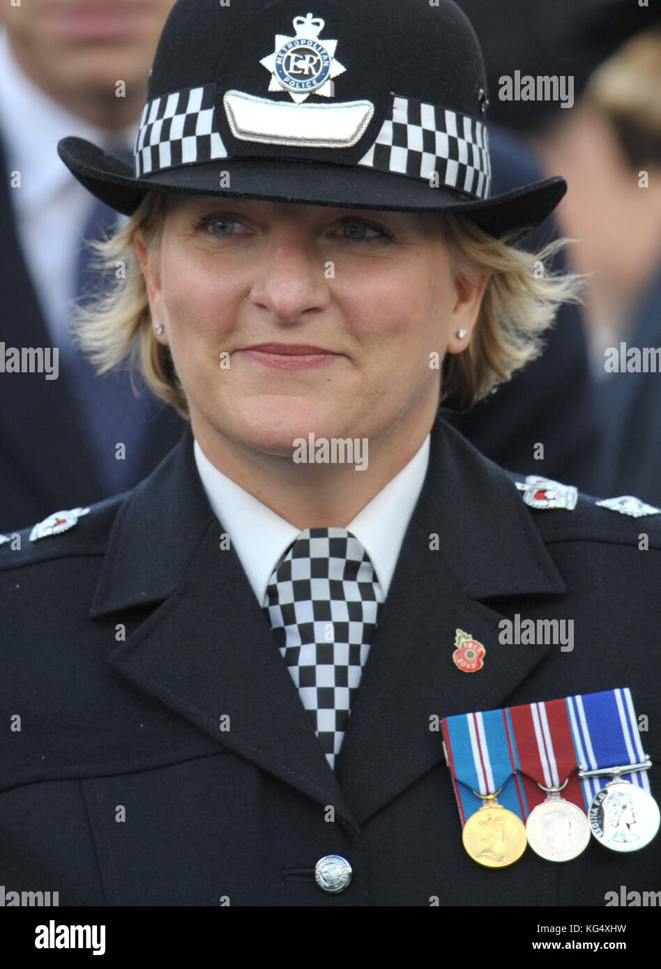 Stock-Foto von Metropolitan Police Detective Chief Superintendent Penny Banham, in ihrer Kleidung Uniform während einer Metropolitan Police Passing Parade für neue Offiziere im Peel House in Hendon. Stockfoto