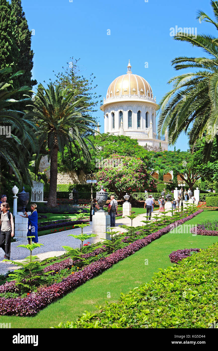 HAIFA, Israel - 18. SEPTEMBER 2017: Ansicht der Bahai Gärten und der Schrein des Bab auf dem Berg Karmel in Haifa, Israel Stockfoto