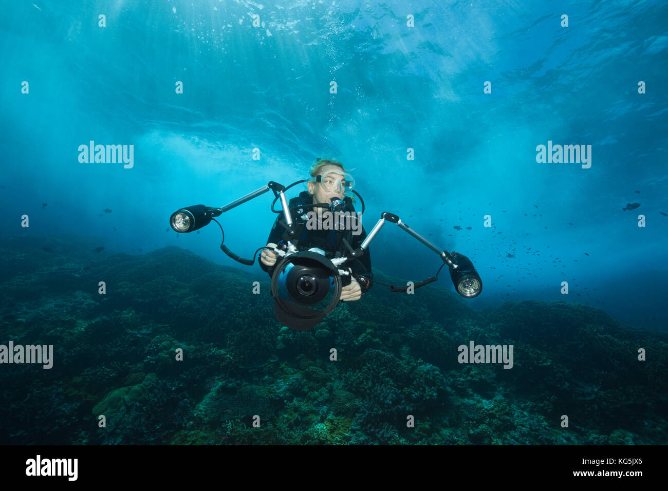 Scuba Diver in Surf Zone, Christmas Island, Australien Stockfoto