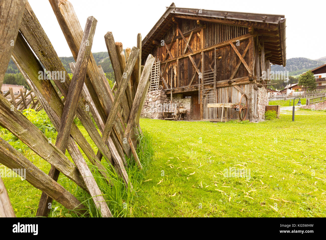 Die typischen alten Landhaus in Sarntal, Provinz Bozen, Südtirol, Trentino Alto Adige, Italien Stockfoto