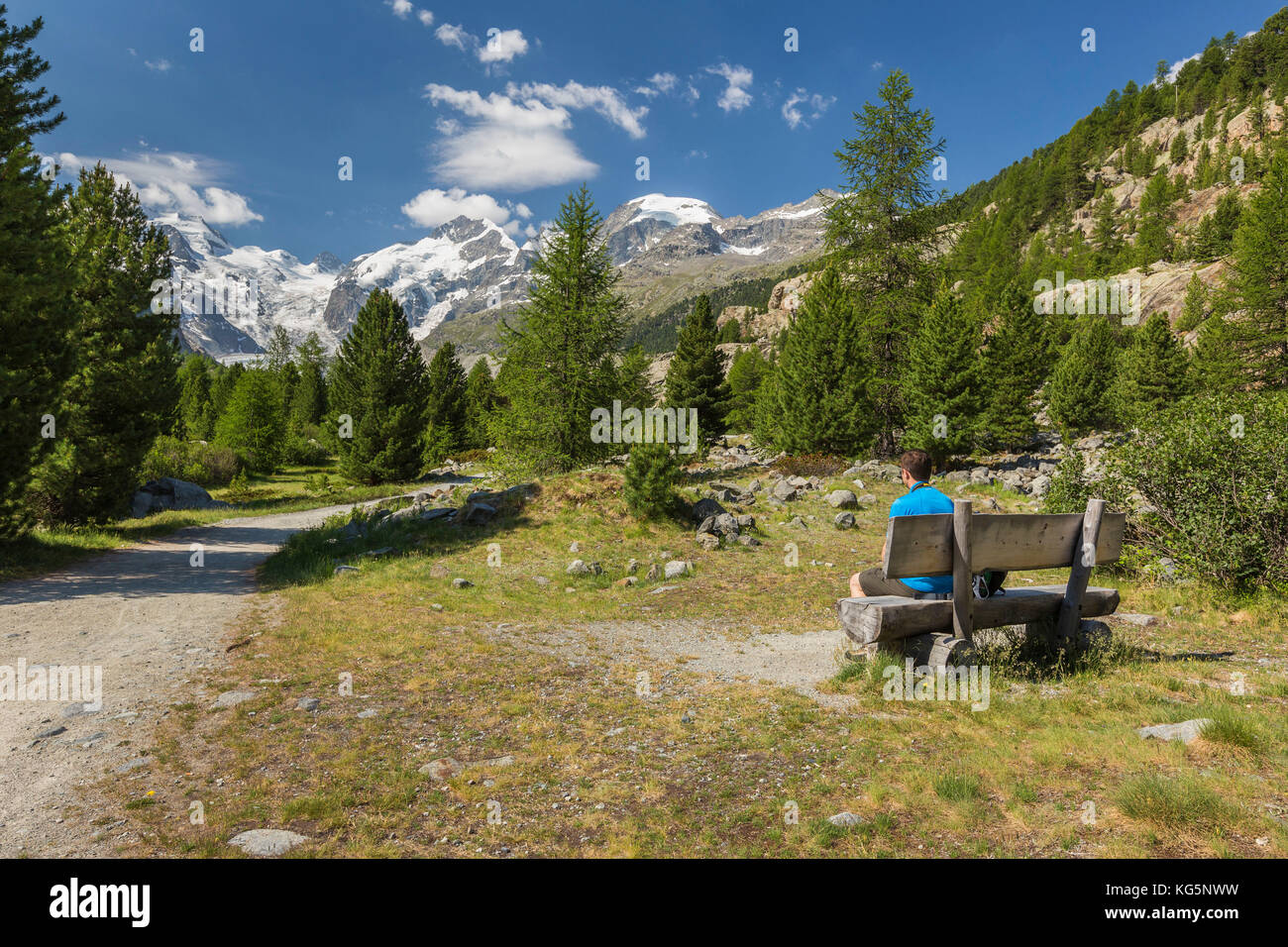 Wanderer nehmen entspannen bewundern Morteratsch-gletscher, berninagruppe, morteratsch Tal, Engadin, Schweiz, Europa Stockfoto