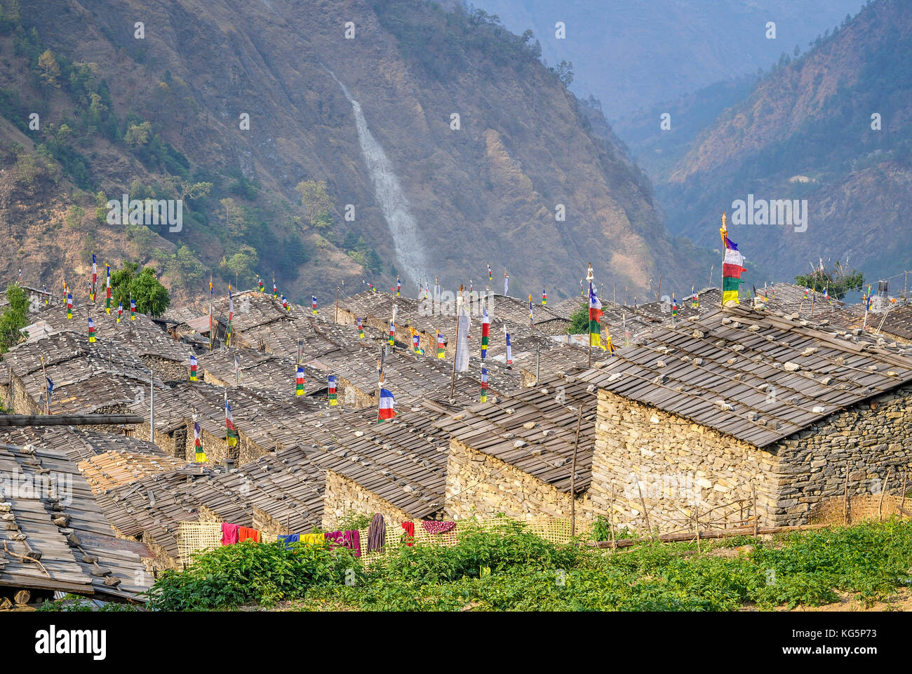 Jedes Dach eine Flagge, gatlang Dorf, Rasuwa District, bagmati Region, Nepal, Asien Stockfoto
