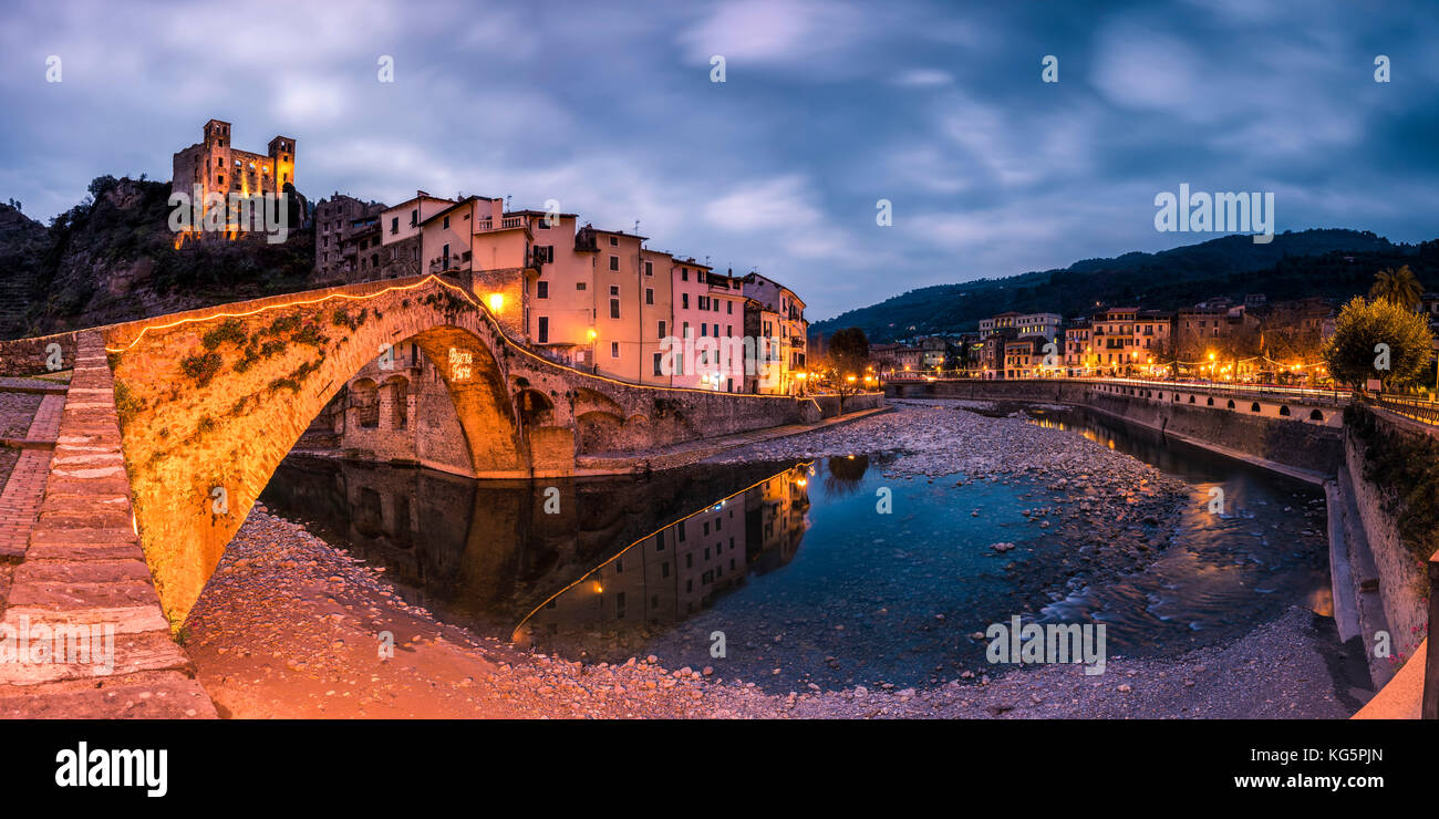 Dolceacqua, Ventimiglia, Ligurien, Provinz Imperia, Italien, Europa Stockfoto