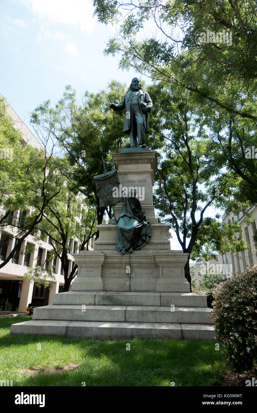 Statue von Brigadier General Albert Pike in Washington DC, USA. Stockfoto