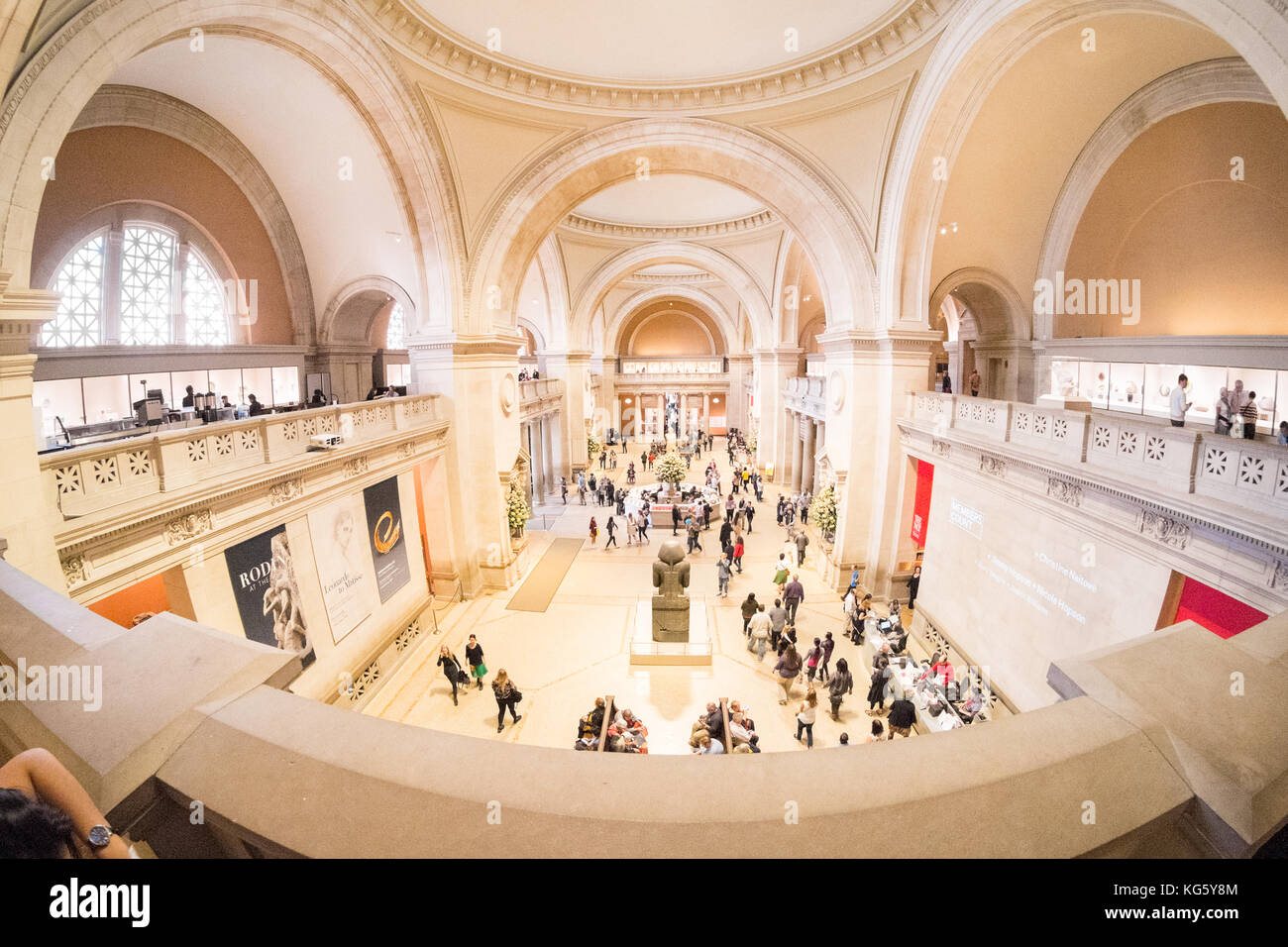 Große Halle des Metropolitan Museum of Art, Fifth Avenue, New York City Stockfoto