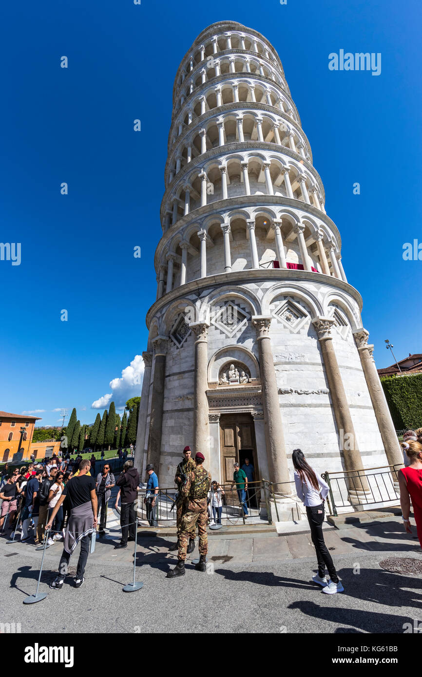 Der Schiefe Turm von Pisa, der campanile oder freistehender Glockenturm der Kathedrale Komplex, Pisa, Italien Stockfoto