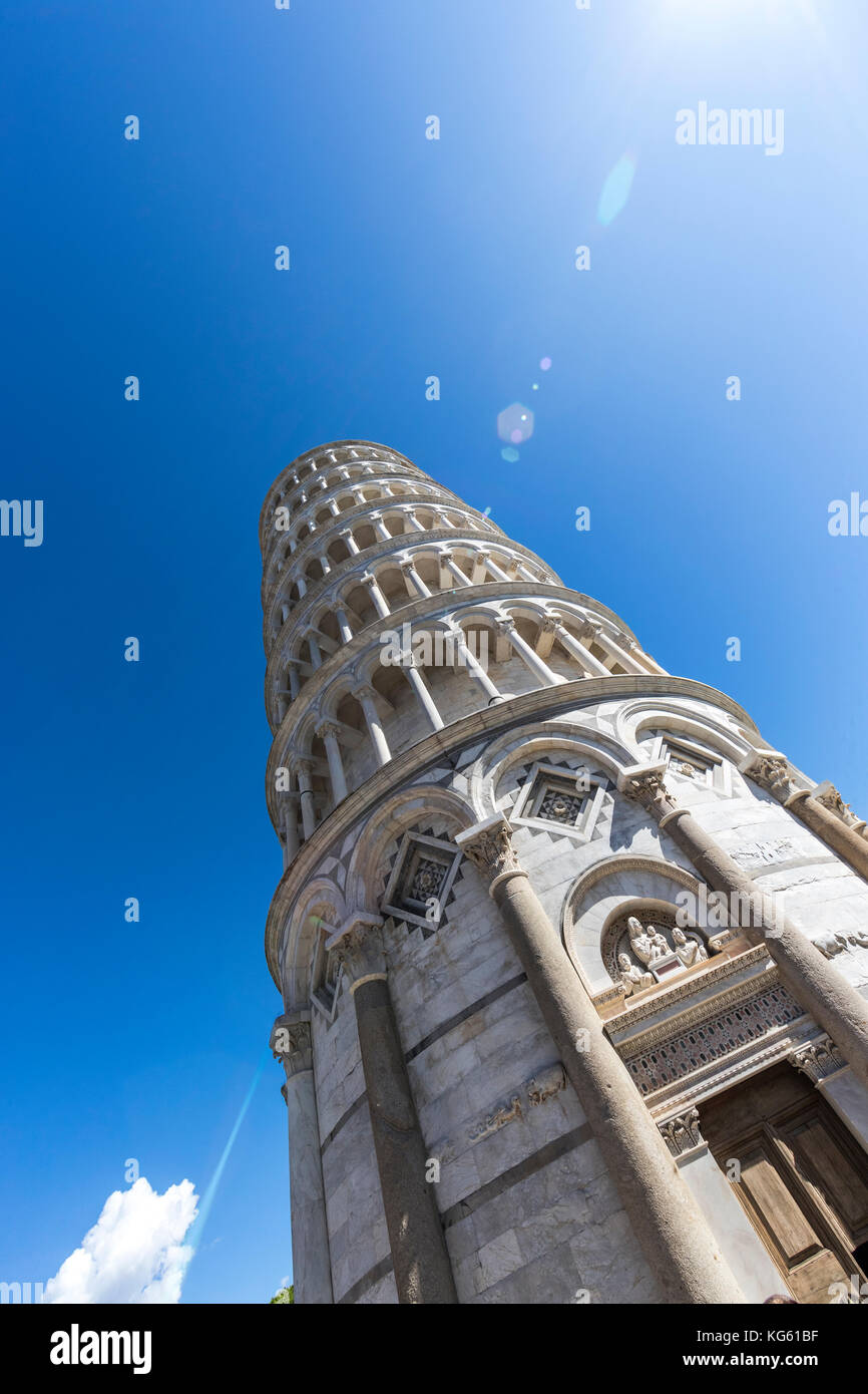 Der Schiefe Turm von Pisa, der campanile oder freistehender Glockenturm der Kathedrale Komplex, Pisa, Italien Stockfoto