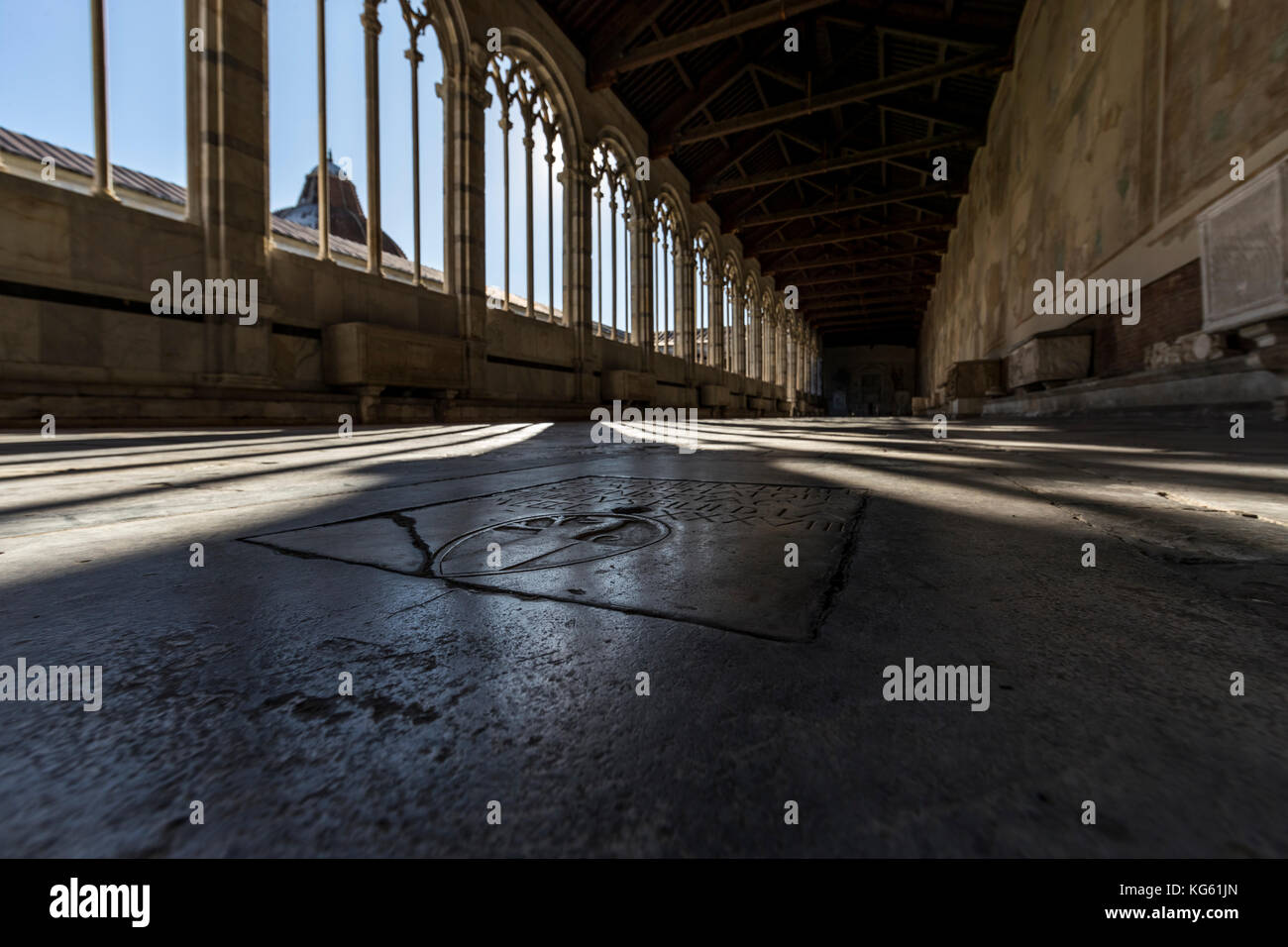 Campo Santa, elegante Friedhof für die berühmten Pisaner um eine Klausur Viereck mit restaurierten 1300s Fresken. Pisa, Italien. Stockfoto