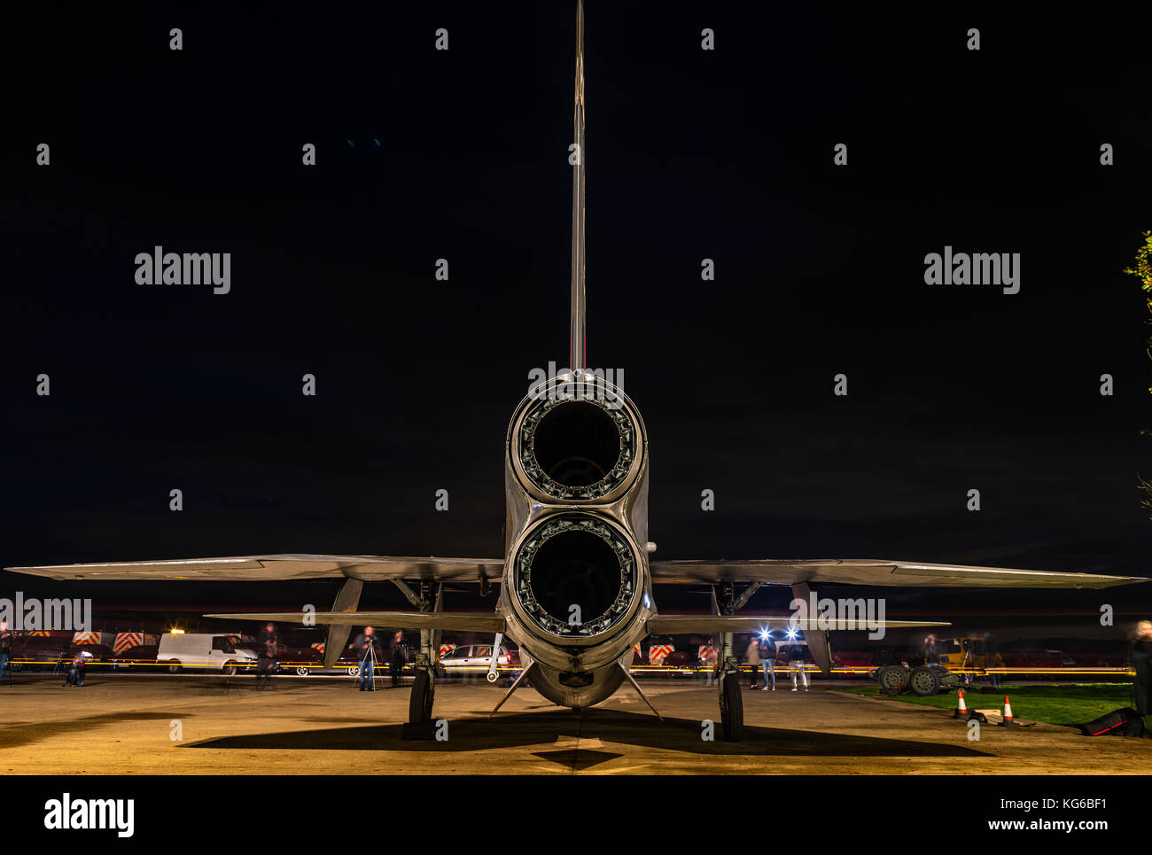 English Electric Lightning Flugzeuge geschossen in der Nacht im Rahmen einer Abendveranstaltung im November 2017, Bruntingthorpe, Leicestershire, Großbritannien Stockfoto
