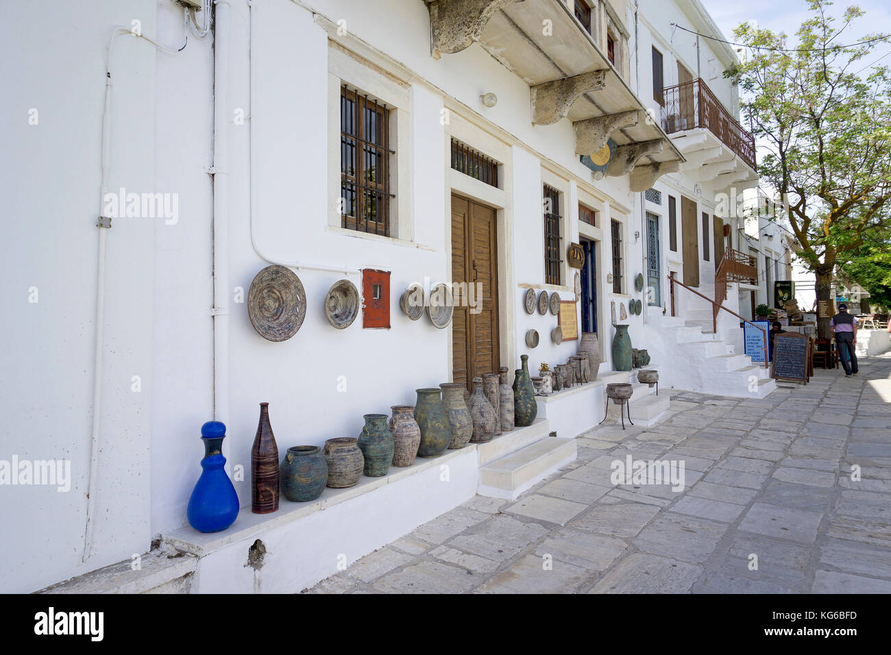 Kunst und Handwerk Shop im Bergdorf Apiranthos, Insel Naxos, Kykladen, Ägäis, Griechenland Stockfoto