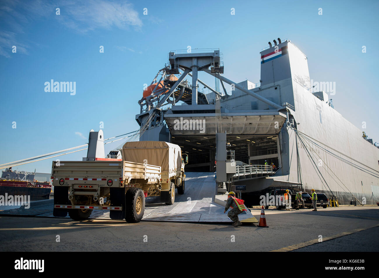 Eine Light Medium Tactical Vehicle aus der 200 Militärpolizei Kommando Brötchen auf Cape Wrath als Teil eines Port Operations Übung mit der 1398Th Dep Stockfoto