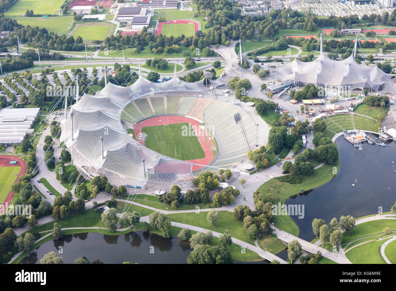 Luftaufnahme von Olympiastadion und Olympiapark (München), München, Bayern, Deutschland Stockfoto