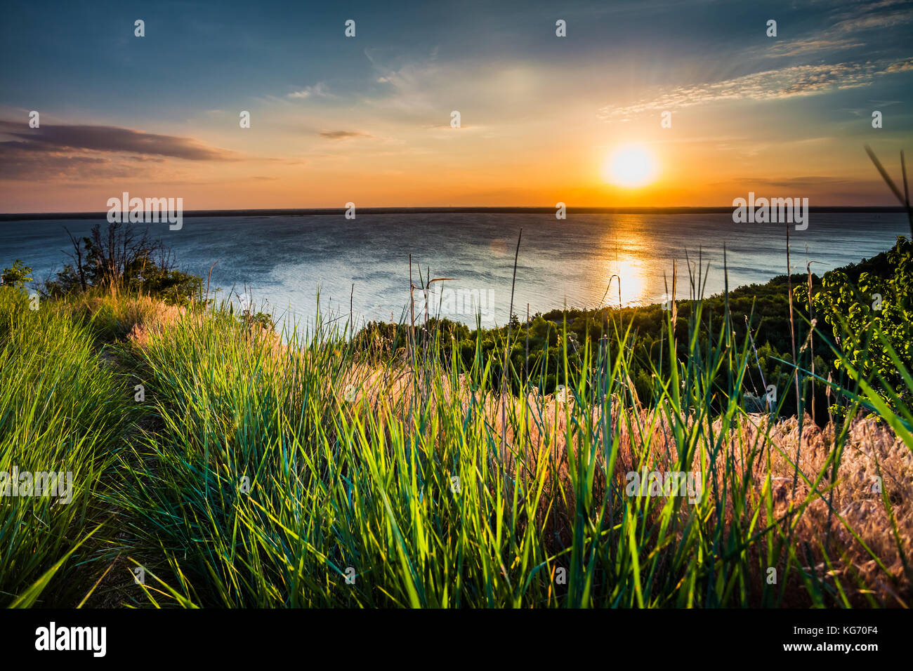 Farbenfroh und dramatischen Sonnenuntergang Himmel Hintergrund Stockfoto