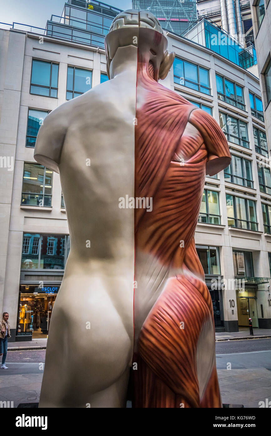 Damien Hurst's 'Tempel' lackiert Bronze Skulptur auf Cullum Street, London, EC3. Teil der Skulptur in der Stadt arbeiten. Stockfoto