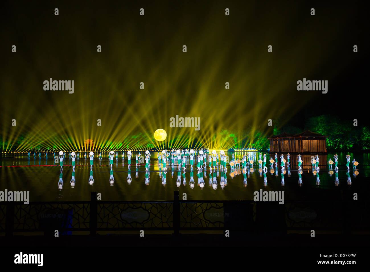 Eindruck am Westsee war für G20 in Hangzhou, ein Theaterstück mit Musik und Lichtern auf dem See. Stockfoto