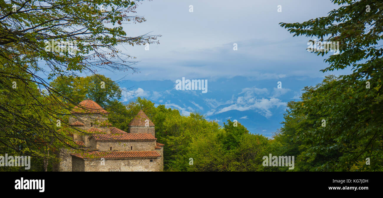 Einer der bekanntesten und alte mittelalterliche Kirche in kachetien Bereich in Georgien Stockfoto