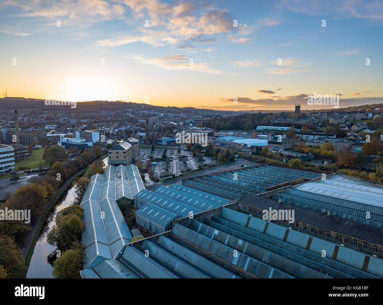 Luftaufnahmen von der wundervollen Weltkulturerbe Saltaire in West Yorkshire, der ehemaligen Heimat des legendären David Hockney Stockfoto