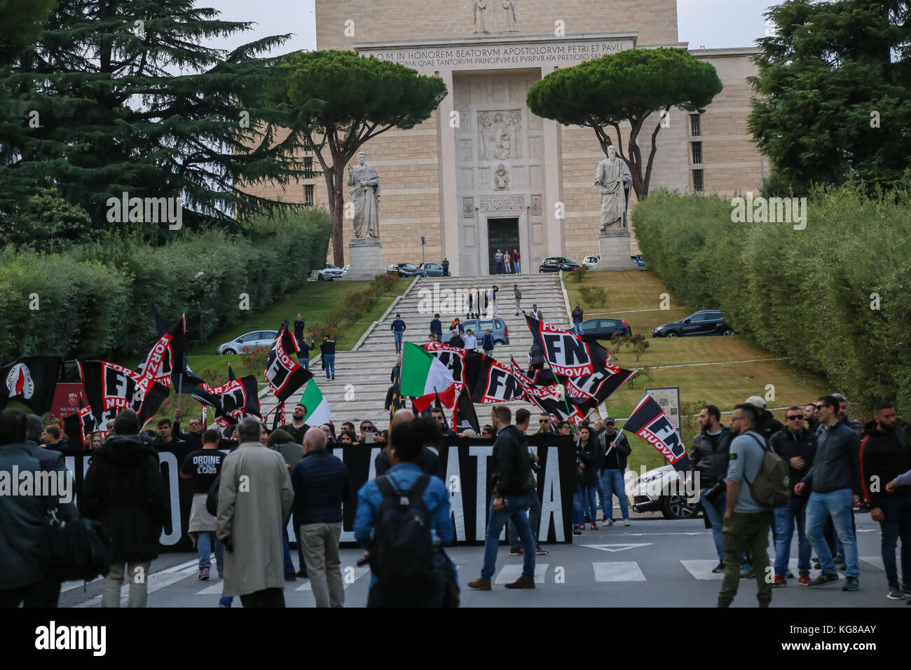 Rom, Italien, 4. November 2017. Demonstration der politischen Bewegung namens "Forza Nuova" in Rom in der Eur-Zone am 04. November 2017. Rom, Italien, 4. November 2017 Credit: Simone De Santis/alamy leben Nachrichten Stockfoto