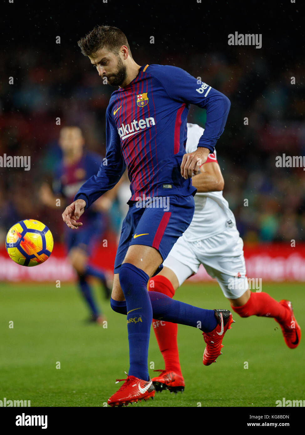 Barcelona, Spanien. 4. November 2017. Spiel zwischen FC Barcelona und FC Sevilla im Camp Nou Stadion. Gerard Pique: David Ramírez/Alamy leben Nachrichten Stockfoto