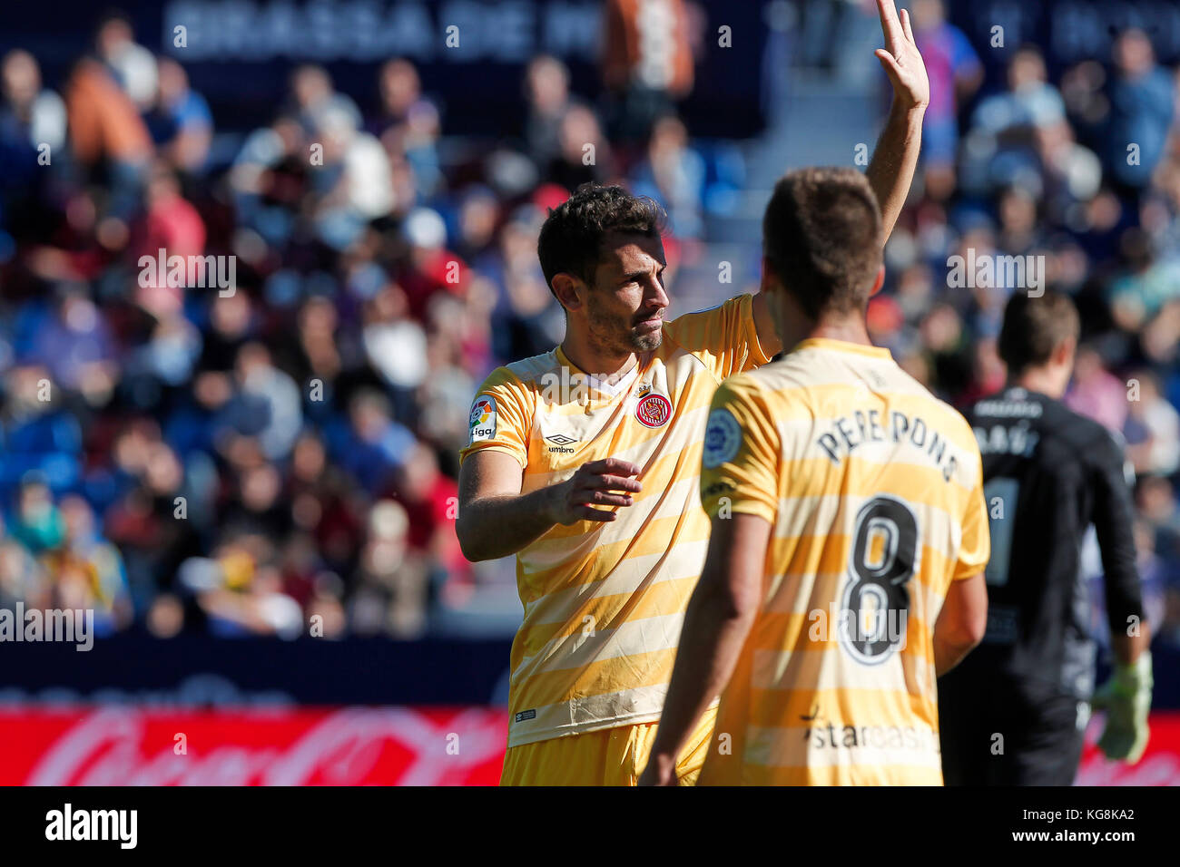 Valencia, Spanien. November 2017. Stuani vom FC Girona feierte, nachdem er am 5. November 2017 mit seinem Teamkollegen das Tor 0-2 beim spanischen Spiel der La Liga zwischen Levante UD und Girona CF im Ciutat de Valencia Stadium erzielte. Quelle: Gtres Información más Comuniación online, S.L./Alamy Live News Stockfoto