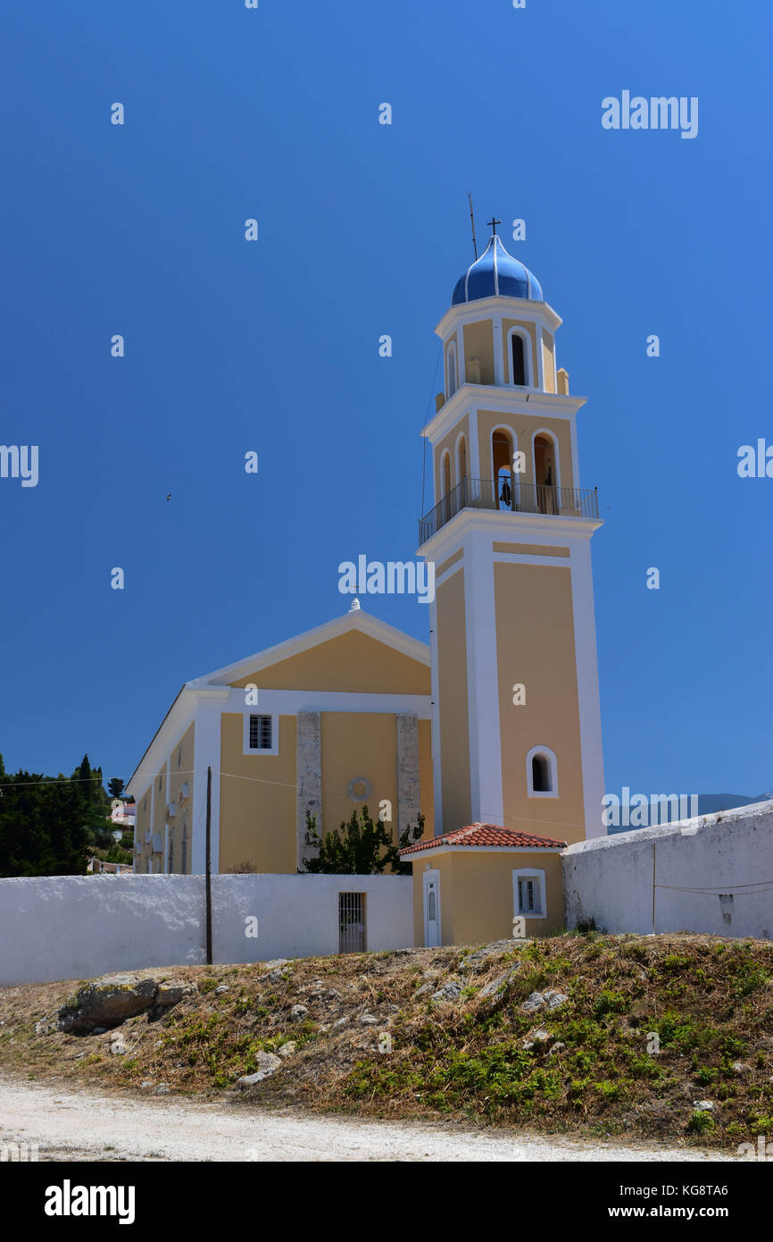 Die Kirche in Svoronata, cephalonia gegen einen klaren blauen Himmel Stockfoto